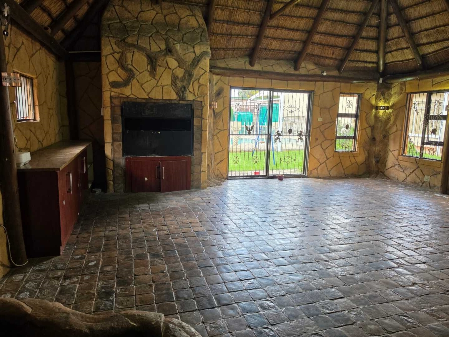 3 Bedroom Property for Sale in Rhodesdene Northern Cape